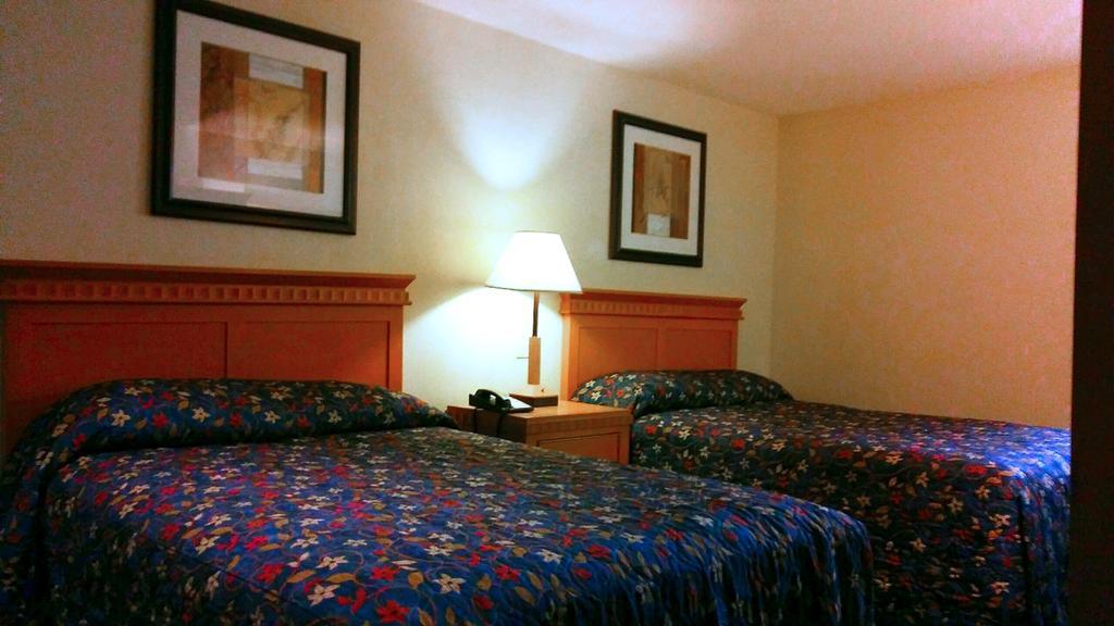 Inn At Monticello Bagian luar foto
